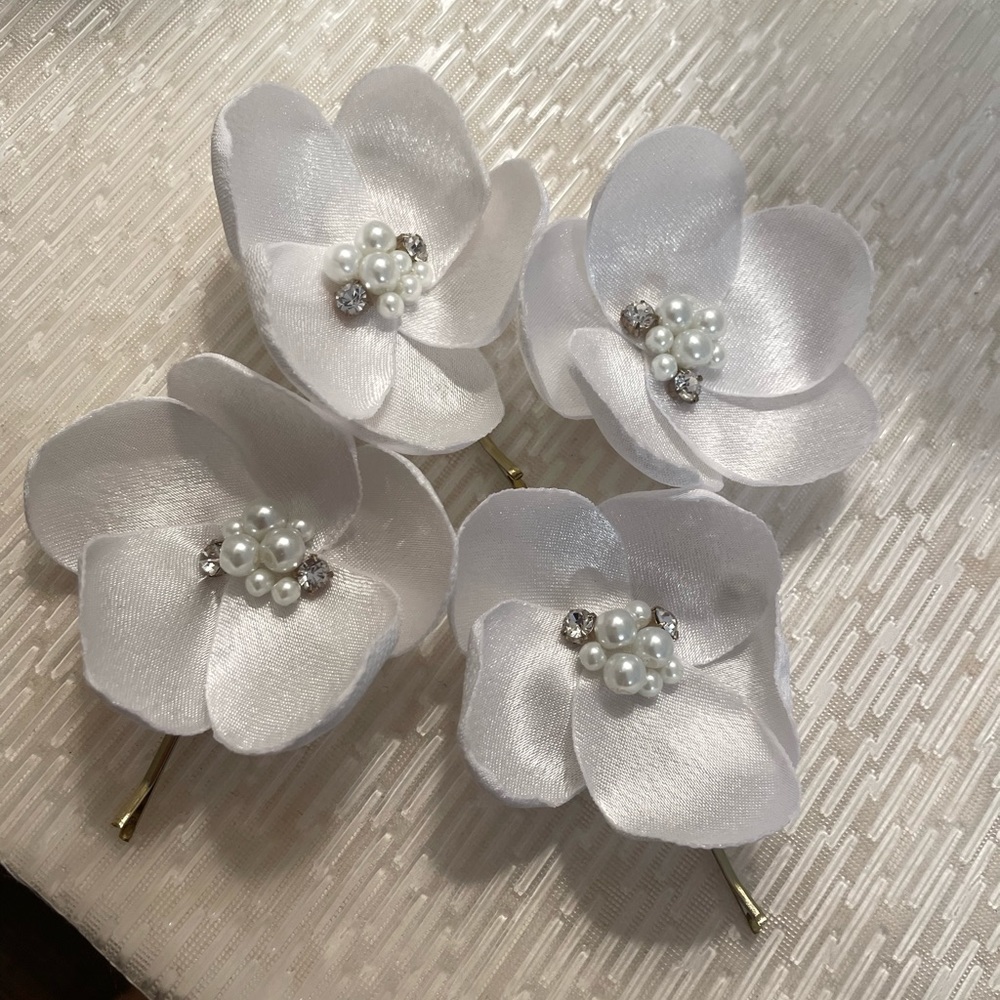 Bridal or flower girl hair accessories